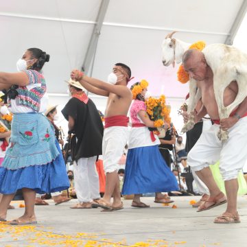 Llama MBH a preservar tradiciones y hacer de Puebla un estado fuerte con reactivación económica