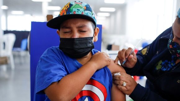 (VIDEO) No es definitiva la orden de vacunar a menores de entre 12 y 17 años, pero la cumpliremos: AMLO