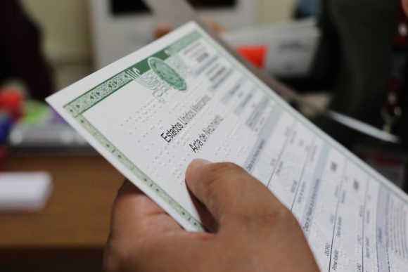 Con actas en Braille, SEDIF consolida inclusión de personas con discapacidad visual