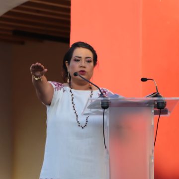 Rinde protesta Irene Olea como la primera mujer presidenta de Izúcar de Matamoros