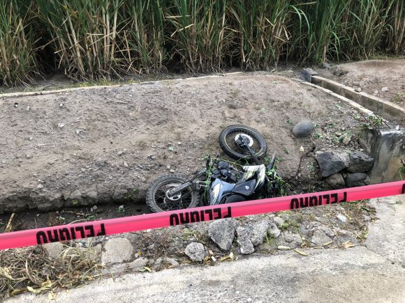 WhatsApp-Image-2021-10-17-at-12.41.59-PM Muere motociclista en la curva de la “S” entre Izúcar y Matzaco