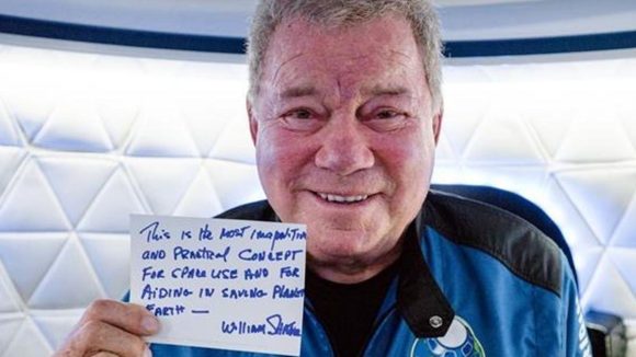 A los 90 años, el “capitán Kirk” viaja al espacio con Blue Origin