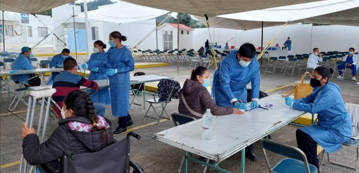 Inició la vacunación para habitantes de 30 municipios Sierra Norte y Nororiental: Salud
