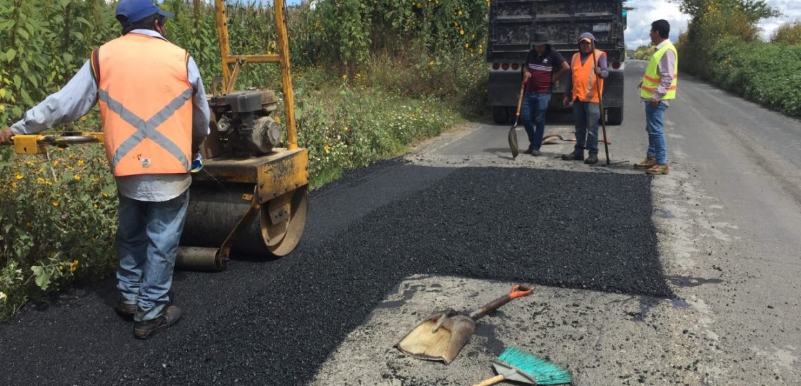 Ejecuta Infraestructura trabajos de bacheo en la carretera Huejotzingo-Nealtican