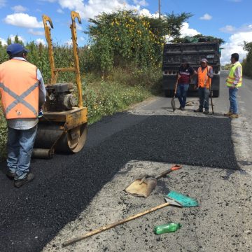 Ejecuta Infraestructura trabajos de bacheo en la carretera Huejotzingo-Nealtican