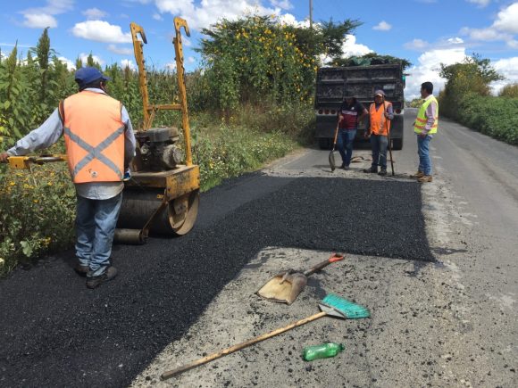 Ejecuta Infraestructura trabajos de bacheo en la carretera Huejotzingo-Nealtican