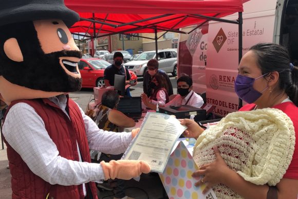 b23ac9e2-f5cb-4490-bbe3-abcb58eb0761 Garantizan SEDIF y Registro Civil derecho a identidad de la niñez poblana