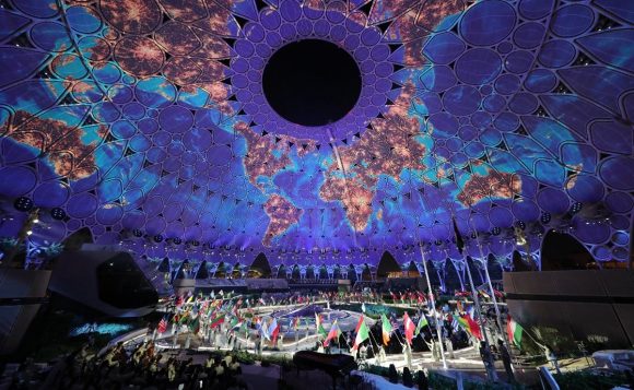Inauguran la extravagante Expo 2020 en Dubai