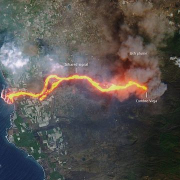 Se observa desde el satélite Sentinel-2 el recorrido de lava del volcán La Palma hacia el mar