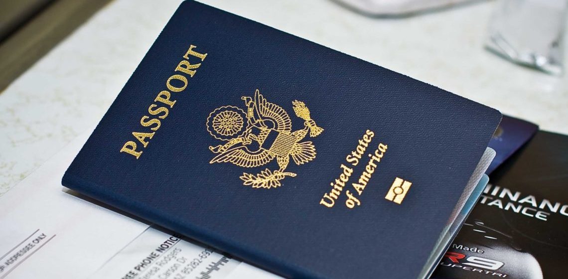 Emite EU primer pasaporte  con género ‘X’