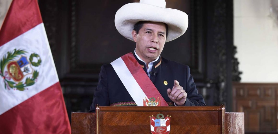 Pedro Castillo, presidente de Perú, anuncia renuncia de todo su gabinete