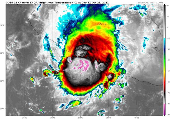Huracán ‘Rick’ toca tierra en Guerrero como categoría 2