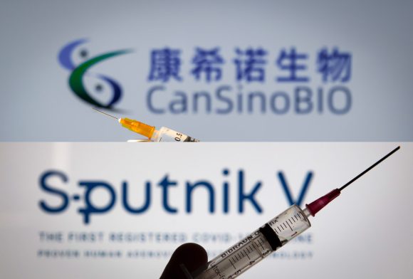 México dialoga con EU para que vacunados con Sputnik y CanSino puedan cruzar frontera: SRE