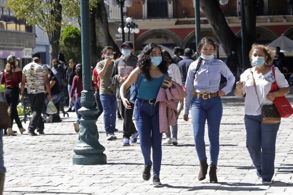 Continúan a la baja contagios por COVID-19 en Puebla: Salud
