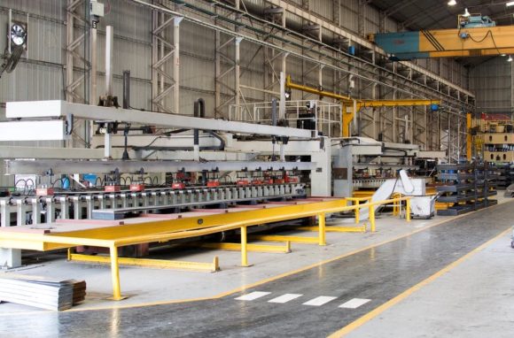 Inflación en EU y desabasto de plástico pega a líneas de producción del sector alimenticio en Puebla