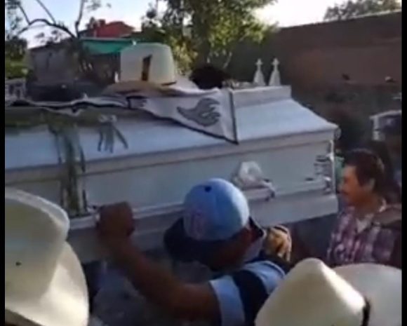 Despiden al Niño de Oro