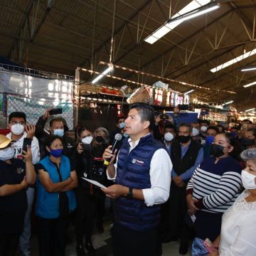 Eduardo Rivera pone en marcha el programa de mantenimiento integral de mercados