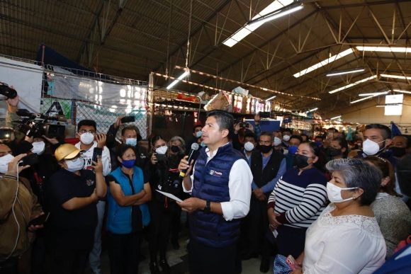 Eduardo Rivera pone en marcha el programa de mantenimiento integral de mercados