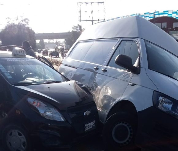 6975423678432567895436795436690785342 Carambola, choque y volcadura de 6 vehículos en la Puebla-México