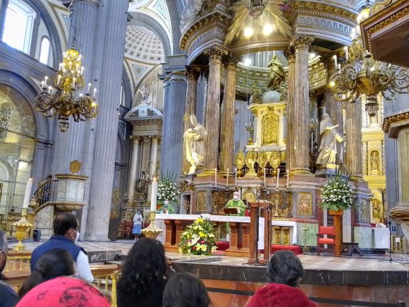 Sigue el peligro, pide arzobispo no bajar la guardia ante el Covid-19