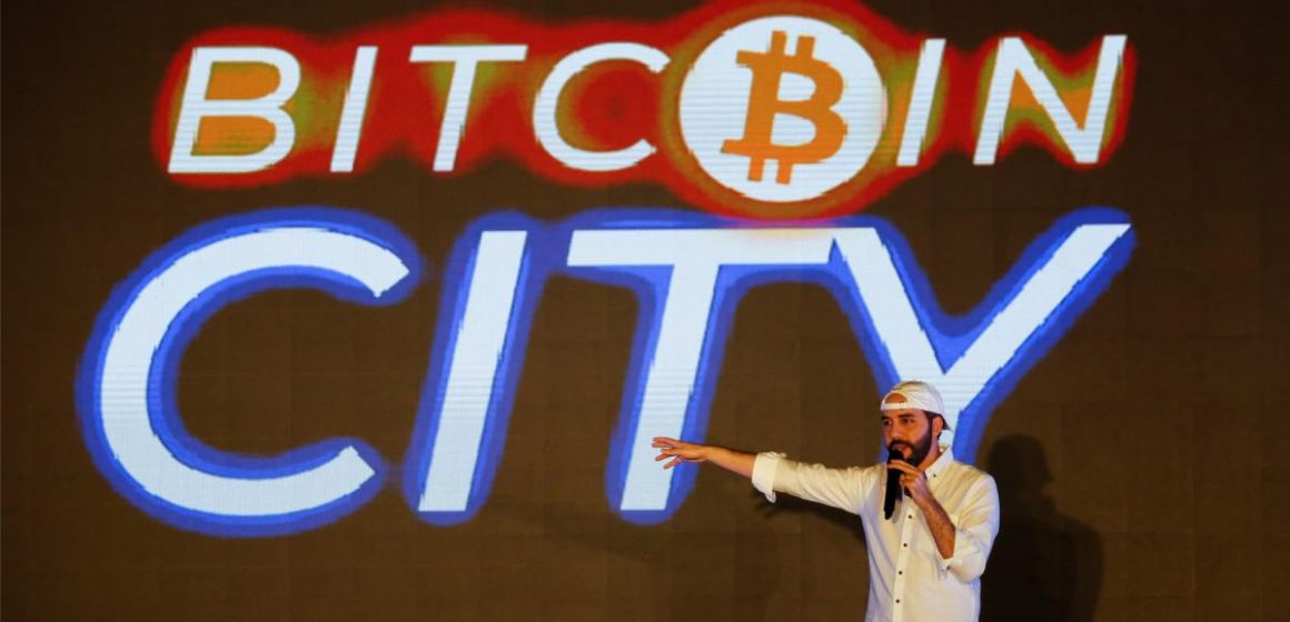 Presidente de El Salvador anuncia creación de ciudad bitcoin; tendrá aeropuerto