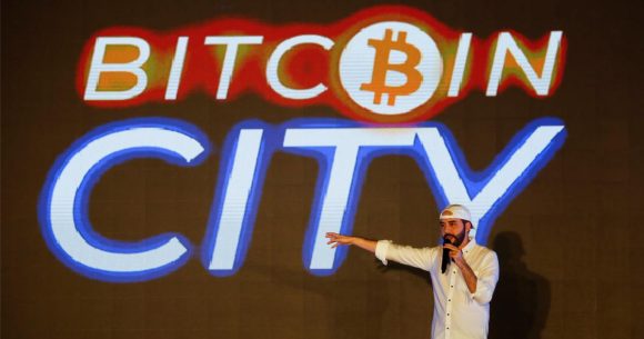 Presidente de El Salvador anuncia creación de ciudad bitcoin; tendrá aeropuerto