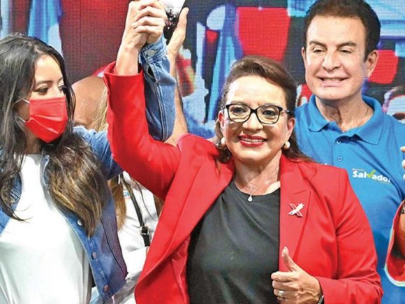 Honduras tiene a su primera presidenta