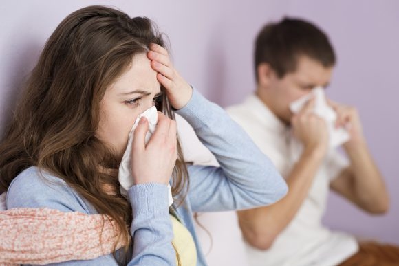 OPS alerta de repunte de casos de covid e influenza