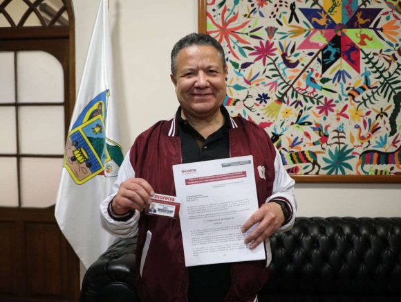 Senador de Morena viaja en avión particular. “Me dieron aventón” declara