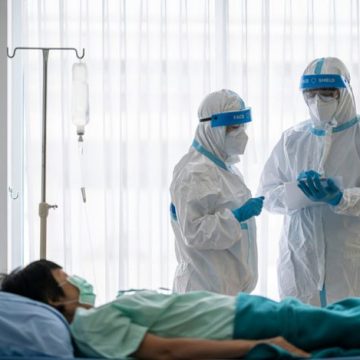 Ocho de cada 10 hospitalizados por covid no se vacunaron: Ssa