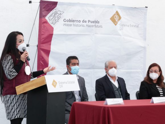 SEDIF_ISSSTEP_6 Benefician SEDIF e ISSSTEP a usuarios del Centro Cultural y Deportivo “Margarita Maza de Juárez”