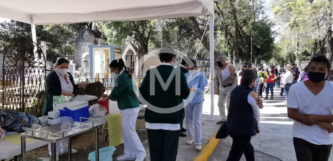 Inició en panteón municipal de Puebla la vacunacion contra la Influenza