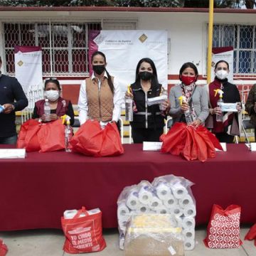 Recibe SEDIF donación de OXXO para población afectada de Xochimehuacan