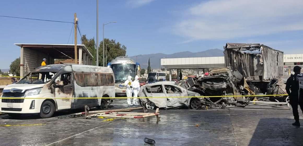 Identifican a las 17 víctimas del accidente en la autopista México-Puebla