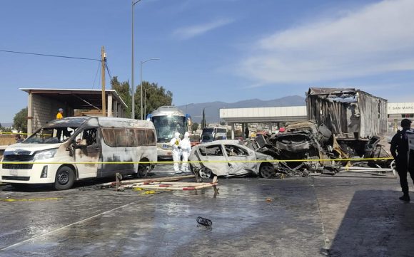 Identifican a las 17 víctimas del accidente en la autopista México-Puebla