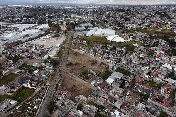 Brindan certeza jurídica gobiernos estatal y municipal a afectados de Xochimehuacán