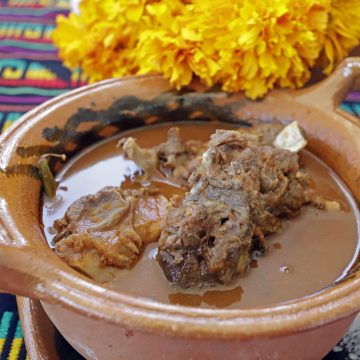 Restaurantes en Puebla prolongarán una semana más la temporada del mole de caderas