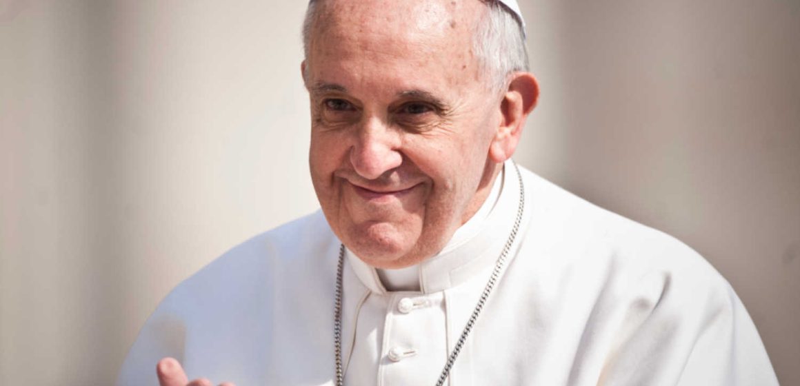 Pide el Papa por el fin de la pandemia en mensaje navideño