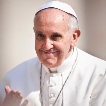 Pide el Papa por el fin de la pandemia en mensaje navideño