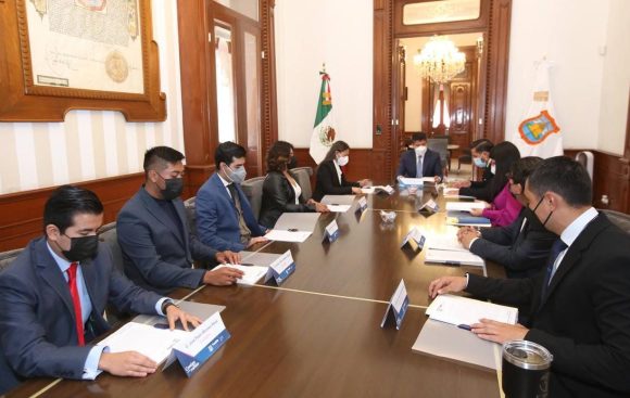 0983476598374509834750983275093824750983245 Eduardo Rivera toma protesta a los cuatro integrantes del Consejo de Jóvenes del municipio de Puebla