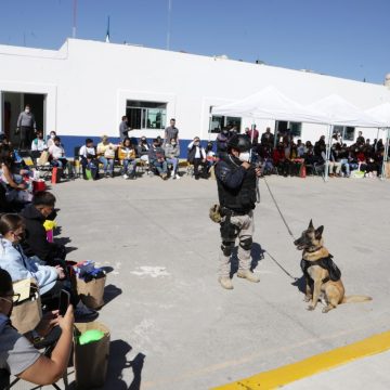 SMDIF acerca a niñas, niños y adolescentes con policías municipales para conocer sus actividades