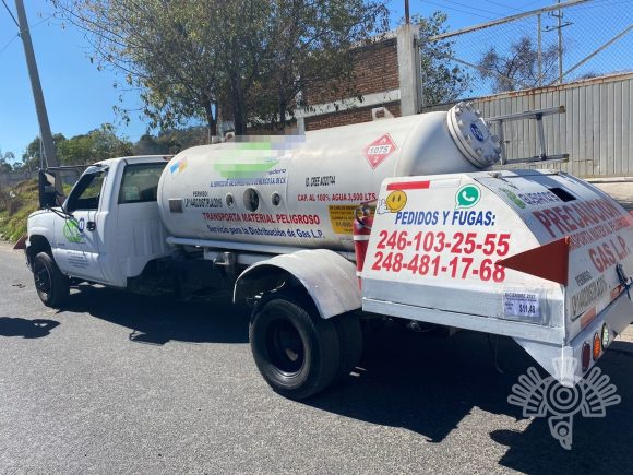 Detiene Policía Estatal a dos hombres por transportar gas LP presuntamente ilegal
