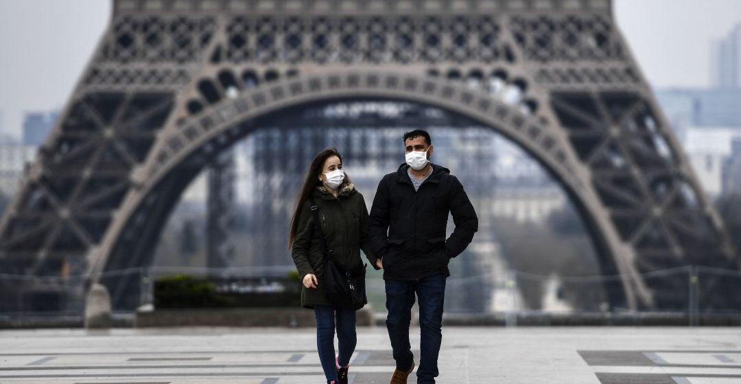 Francia supera 100.000 contagios diarios de COVID-19, la cifra más alta de la pandemia