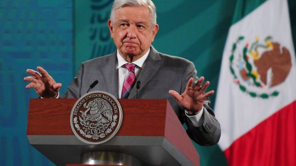 AMLO INE CMH (VIDEO) “Es lamentable, utilizan excusas”: AMLO sobre decisión del INE de aplazar Revocación de Mandato