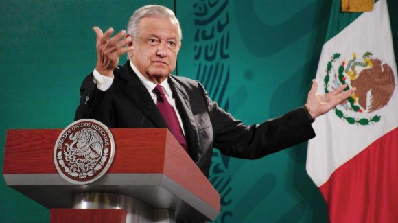 AMLO lamenta destitución de Pedro Castillo en Perú; pero responsabiliza a las élites económicas y políticas de ese país
