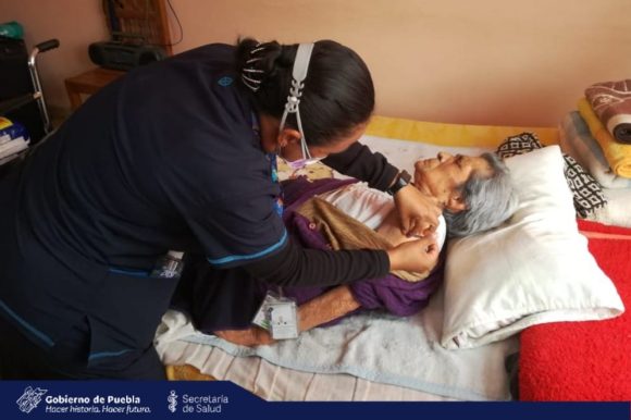 Seguirá Salud con aplicación de refuerzo para personas en condición de postración