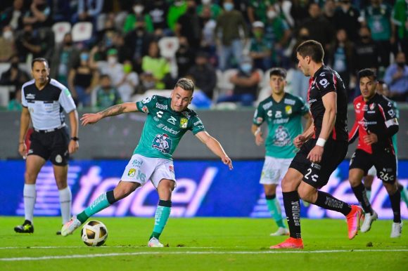 El León venció al Atlas y tomó ventaja en la Final del Apertura 2021