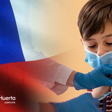 Niños de 3 y 5 años son vacunados en Chile
