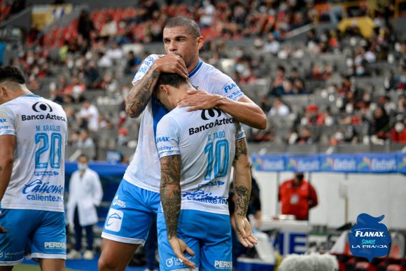 El Club Puebla hizo oficial la baja del delantero Christian Tabó