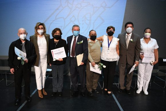 Entrega Secretaría de Salud medallas a personal sindicalizado por años de servicio